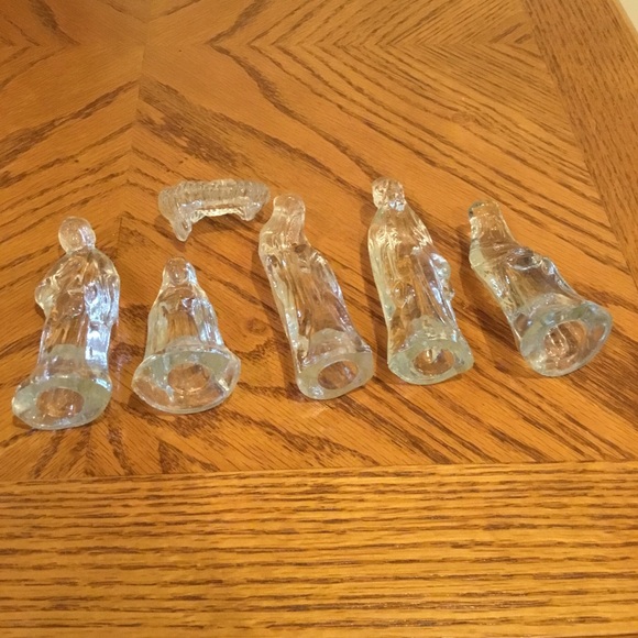 Glass Nativity Figurine Set - Picture 6 of 6